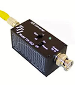 TIA-952 　30 KHz ~ 800 MHz InGaAs O/E コンバーター